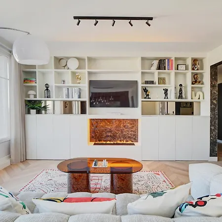 Penthouse Eiffel View By Les Maisons De Charloc Homes *
